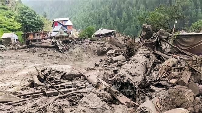 Hiện trường lũ quét tại khu vực Kashmir do Ấn Độ quản lý, ngày 14/8/2025. lu-an-do.jpg