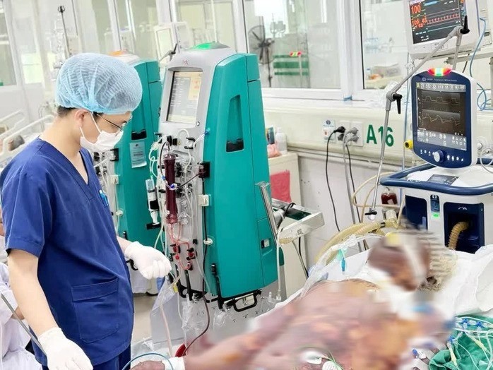 Bệnh nhân mắc liên cầu khuẩn điều trị tại Bệnh viện Bệnh Nhiệt đới Trung ương 15-7-tiet-canh-dieu-tri-9307.jpg