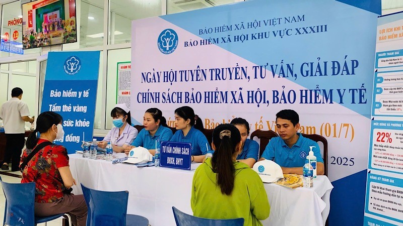 Tăng cường chính sách bảo hiểm xã hội, bảo hiểm y tế cho người dân tại tỉnh Đồng Tháp. lua-dao-y-te.jpg