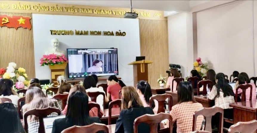 Hơn 200 đại biểu tham dự hội nghị tại 6 điểm cầu trực tuyến ở Lào Cai. mam-nonlai-9393.jpg