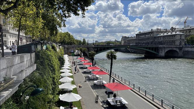 Sông Seine ở thủ đô Paris, Pháp. phap-6393.jpg