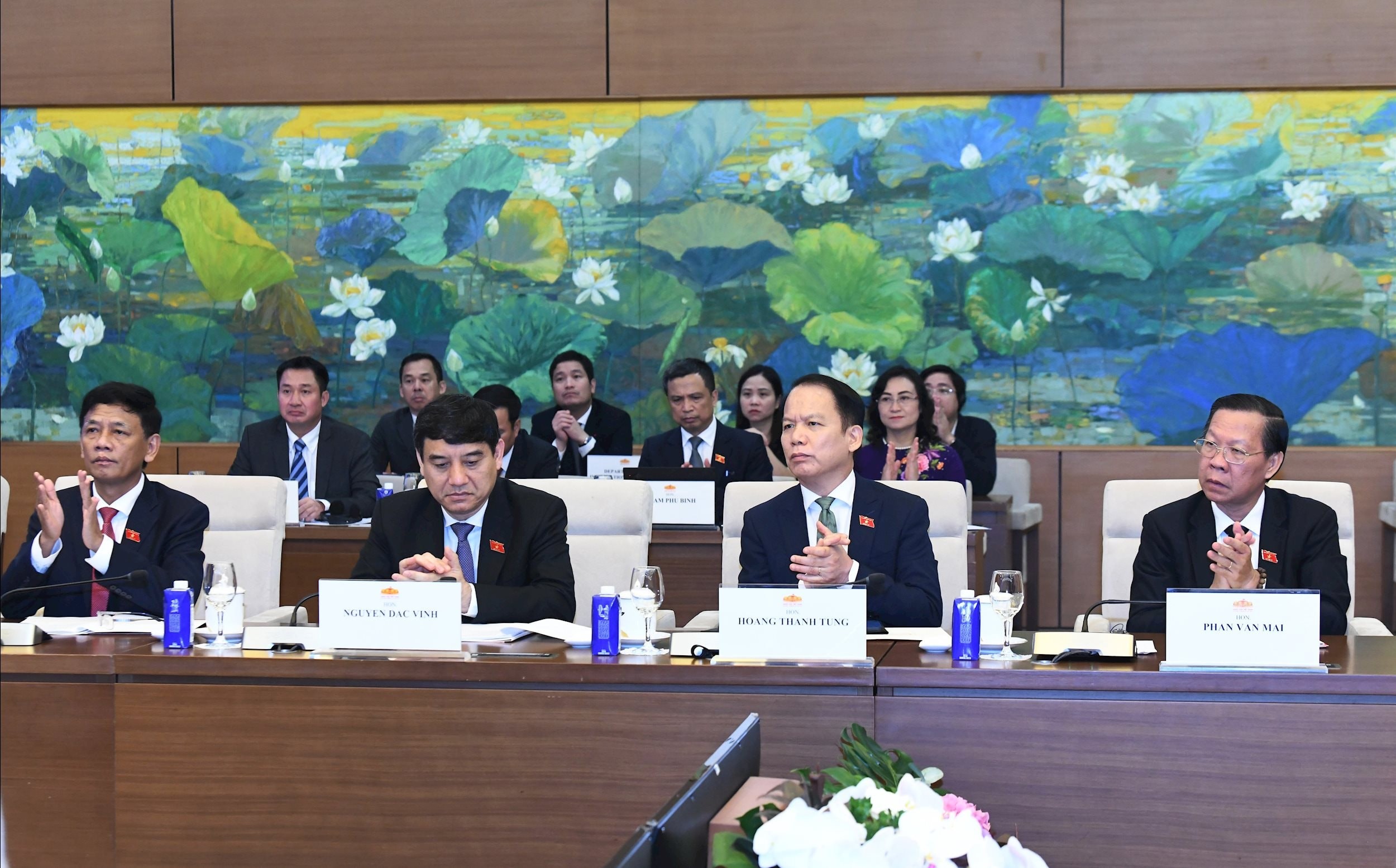 Đoàn đại biểu Việt Nam tham dự Phiên họp. Đoàn đại biểu Việt Nam tham dự Phiên họp.