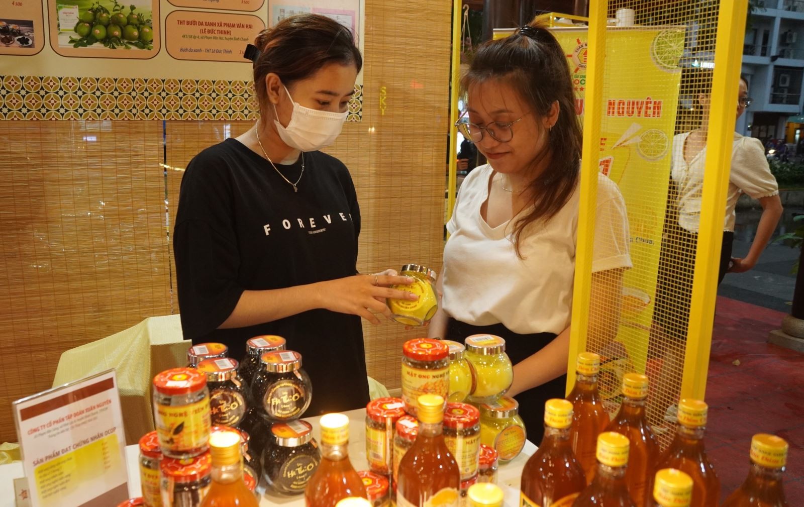 Các sản phẩm của Tập đoàn Xuân Nguyên đang hướng đến xuất khẩu bền vững. Các sản phẩm của Tập đoàn Xuân Nguyên đang hướng đến xuất khẩu bền vững.