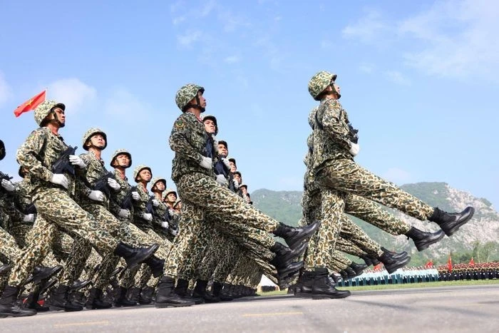 Các chiến sĩ đã nỗ lực tập luyện không quản mưa nắng để hoàn thành nhiệm vụ.