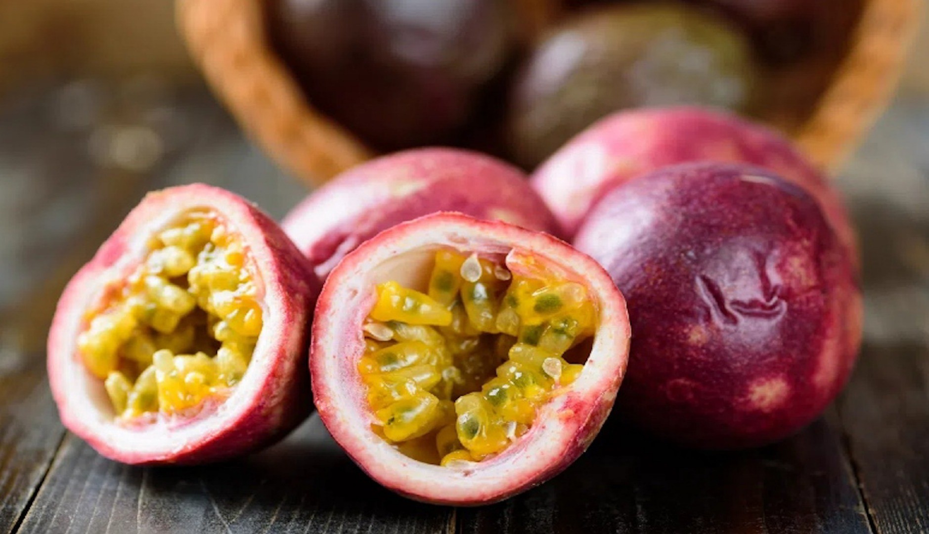 Vietnam is currently among the largest passion fruit producing and exporting countries in the world, after Brazil, Colombia, Ecuador, and Peru. chanh-day-1-2958.jpg