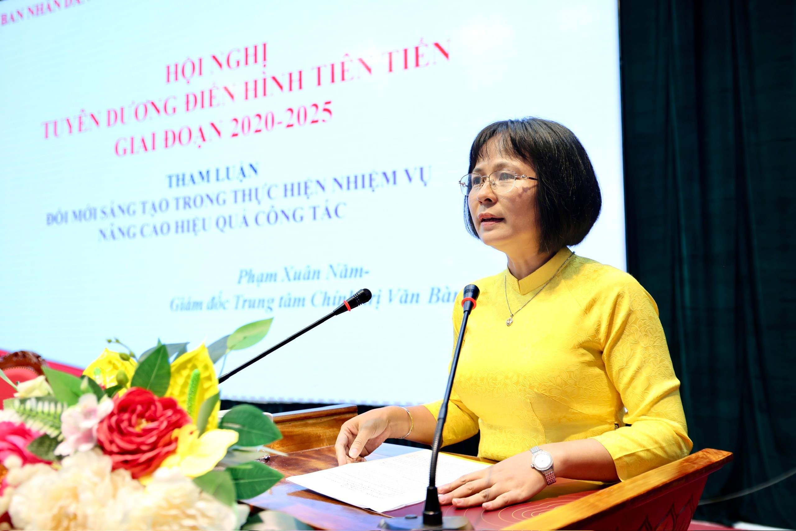 Các đại biểu tham luận, chia sẻ kinh nghiệm thực tiễn. dai-bieu-tham-luan.jpg