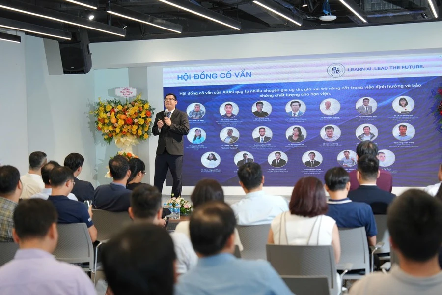 Học viện AI với đội ngũ cố vấn học thuật tinh hoa: Tại sự kiện, AIUni ra mắt Hội đồng Cố vấn Học thuật gồm các nhà khoa học, chuyên gia công nghệ, nhà hoạch định chính sách và doanh nhân uy tín trong và ngoài nước.