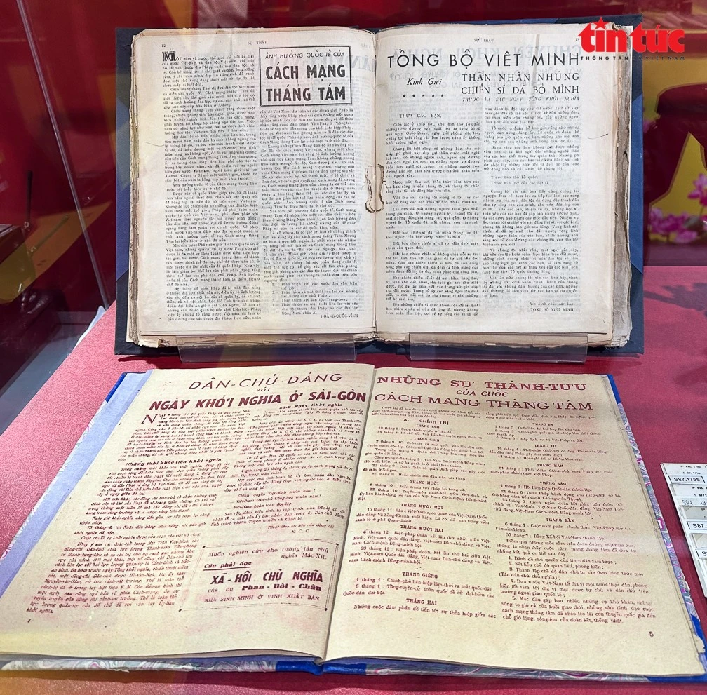 Nhiều tài liệu gốc quý giá được trưng bày, giới thiệu đến công chúng yêu sách.