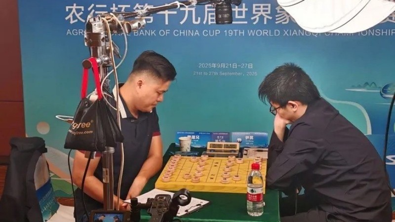 Ngày 27/9, kỳ thủ số 1 Việt Nam Lại Lý Huynh đã đánh bại đối thủ Doãn Thăng, lần đầu tiên giành ngôi vô địch nội dung cờ tiêu chuẩn tại Giải Vô địch cờ tướng thế giới 2025. co-vua.jpg