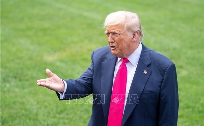 Tổng thống Mỹ Donald Trump trả lời phỏng vấn báo chí tại Nhà Trắng ngày 15/7/2025. 16-7-tt-trump-342.jpg