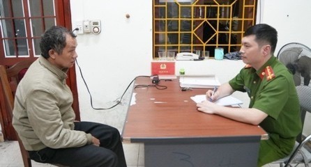 Đối tượng Lý Dào On tại cơ quan Công an. hiem-hoa-6718.jpg
