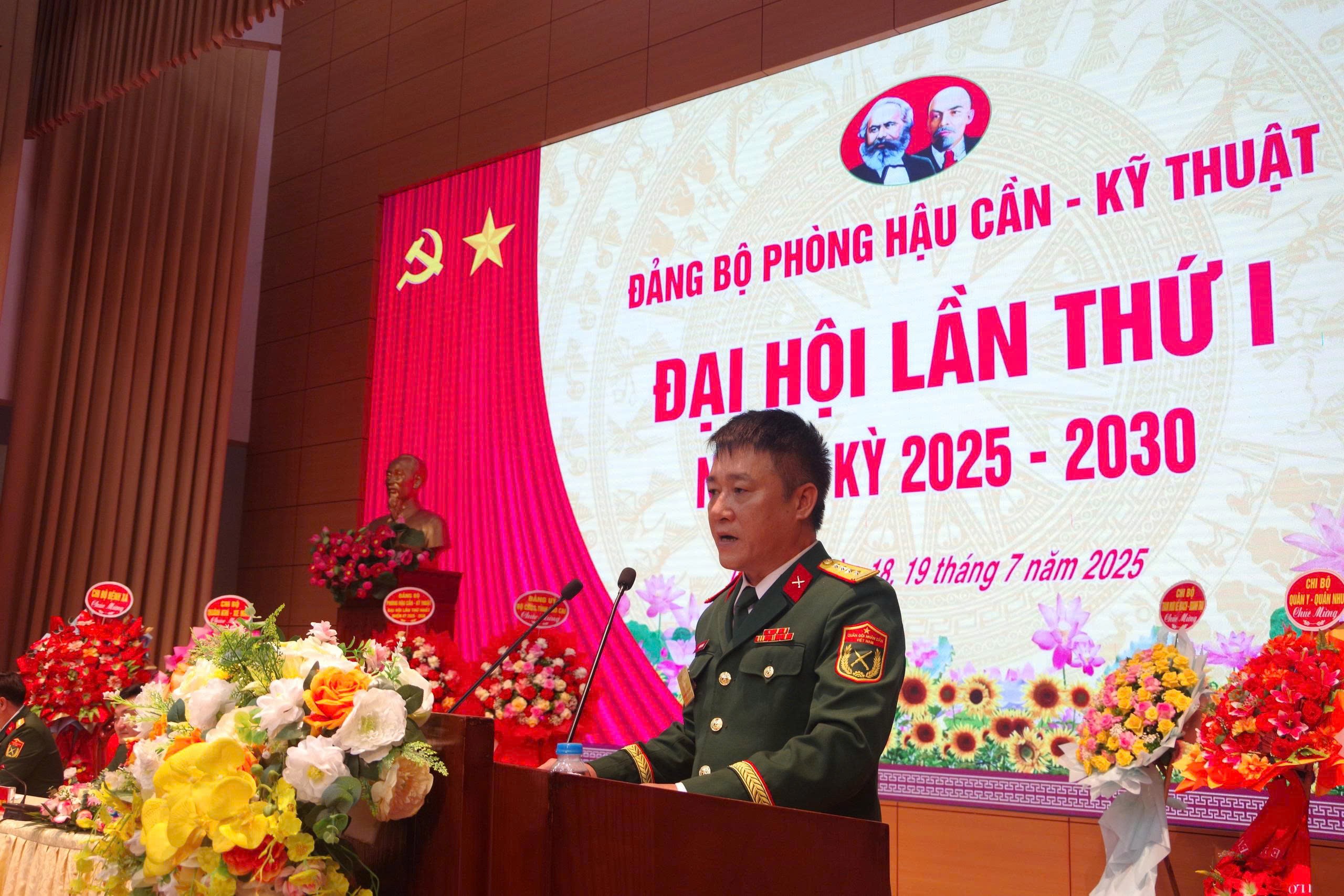 Đại tá Đặng Văn Cảnh, Phó Chỉ huy trưởng Bộ CHQS tỉnh phát biểu chỉ đạo tại Đại hội o-canh.jpg