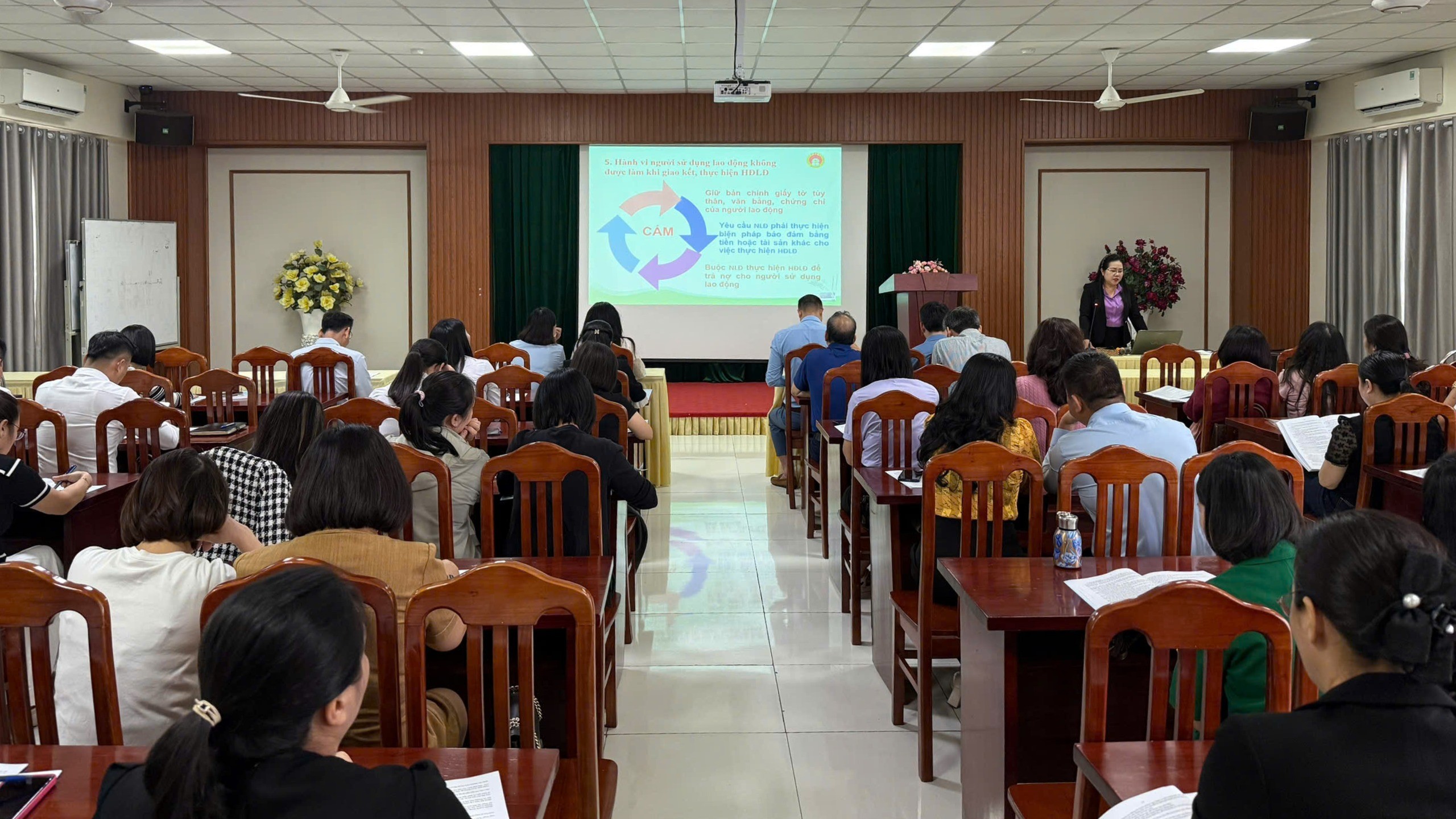 Quang cảnh Hội nghị. hn1.jpg