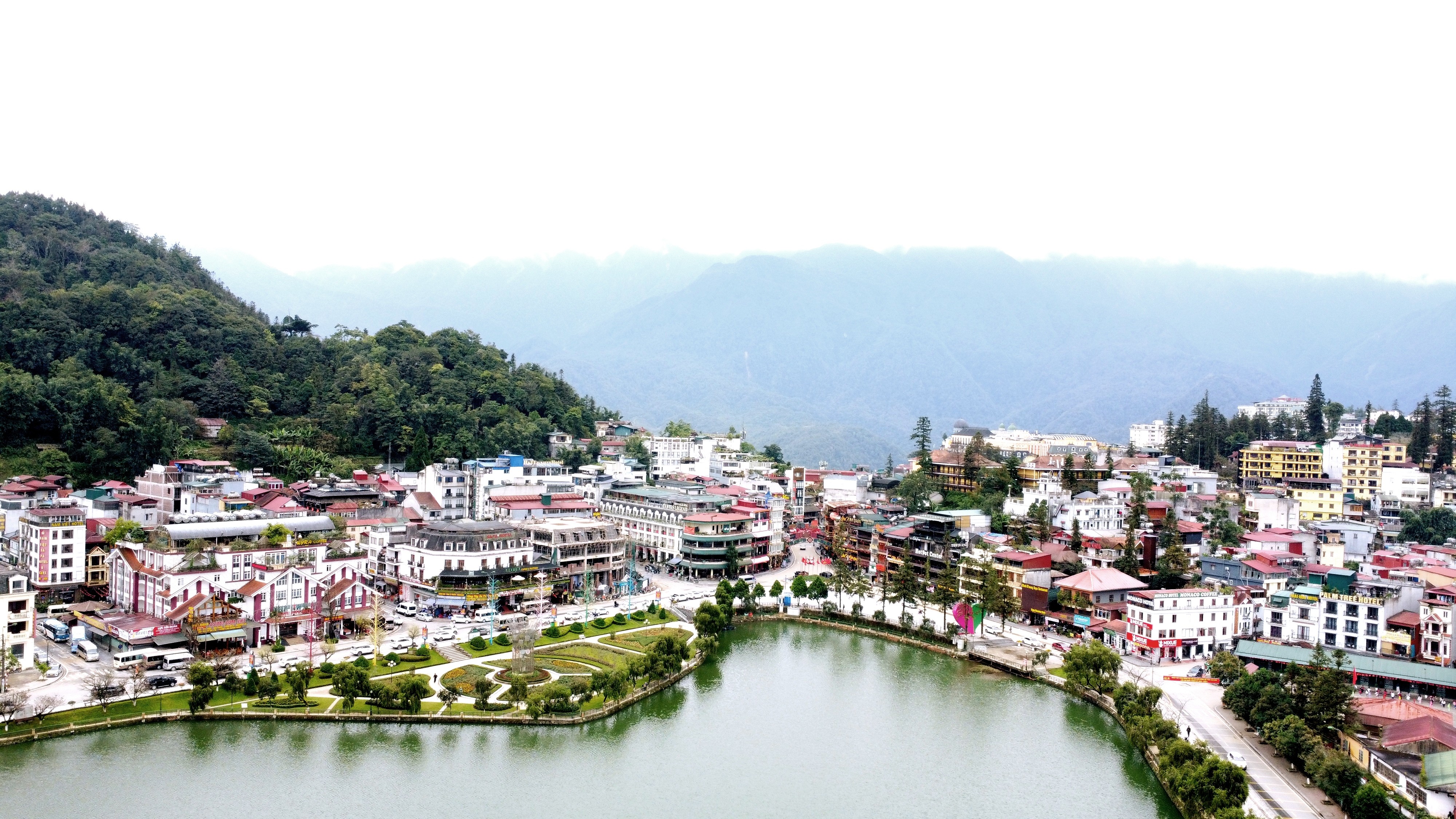 Một góc Sa Pa ngày rét sớm. img-20251022-234327.jpg