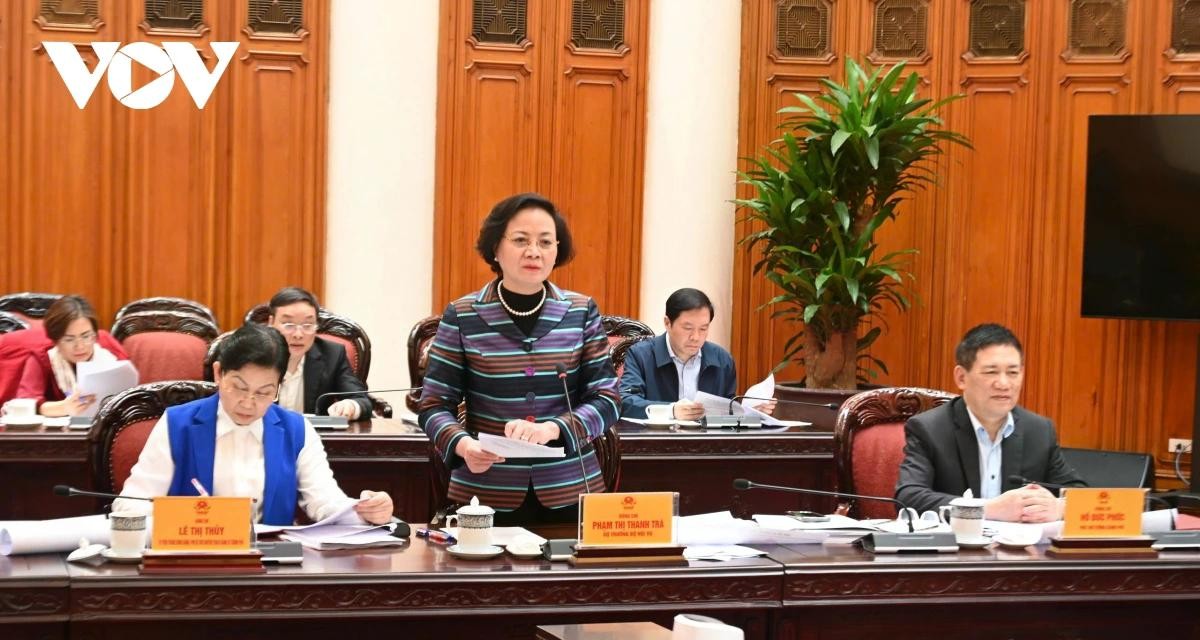 Bộ trưởng Nội vụ Phạm Thị Thanh Trà phát biểu tại buổi họp Bộ trưởng Nội vụ Phạm Thị Thanh Trà phát biểu tại buổi họp