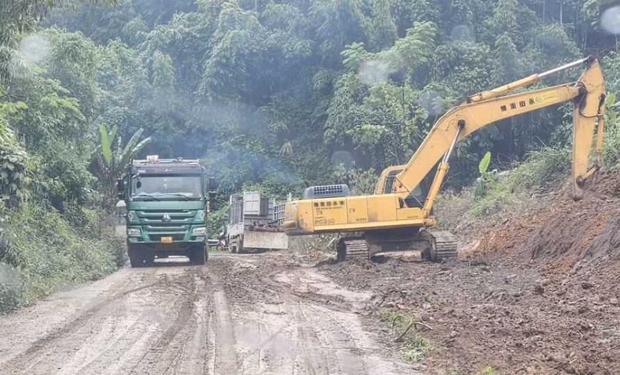 Cử tri Lào Cai kiến nghị nâng cấp Quốc lộ 279 đoạn Bảo Hà - Yên Sơn nhằm đảm bảo an toàn giao thông, thuận lợi cho người dân đi lại (ảnh minh họa).