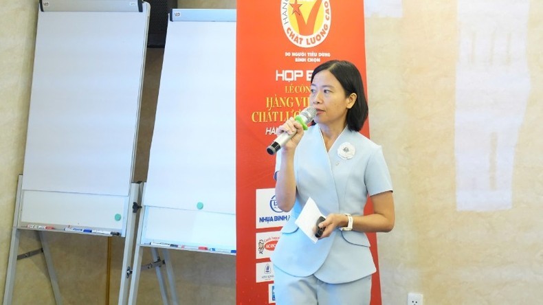 Đại biểu phát biểu tại buổi họp báo. Đại biểu phát biểu tại buổi họp báo.