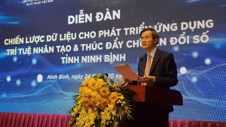 Phát biểu tại lễ khai mạc, Ủy viên Trung ương Đảng, Bí thư Tỉnh ủy Ninh Bình Đoàn Minh Huấn đã nêu những thế mạnh về kinh tế, du lịch và truyền thống văn hóa-lịch sử hàng nghìn năm của miền đất Cố đô...