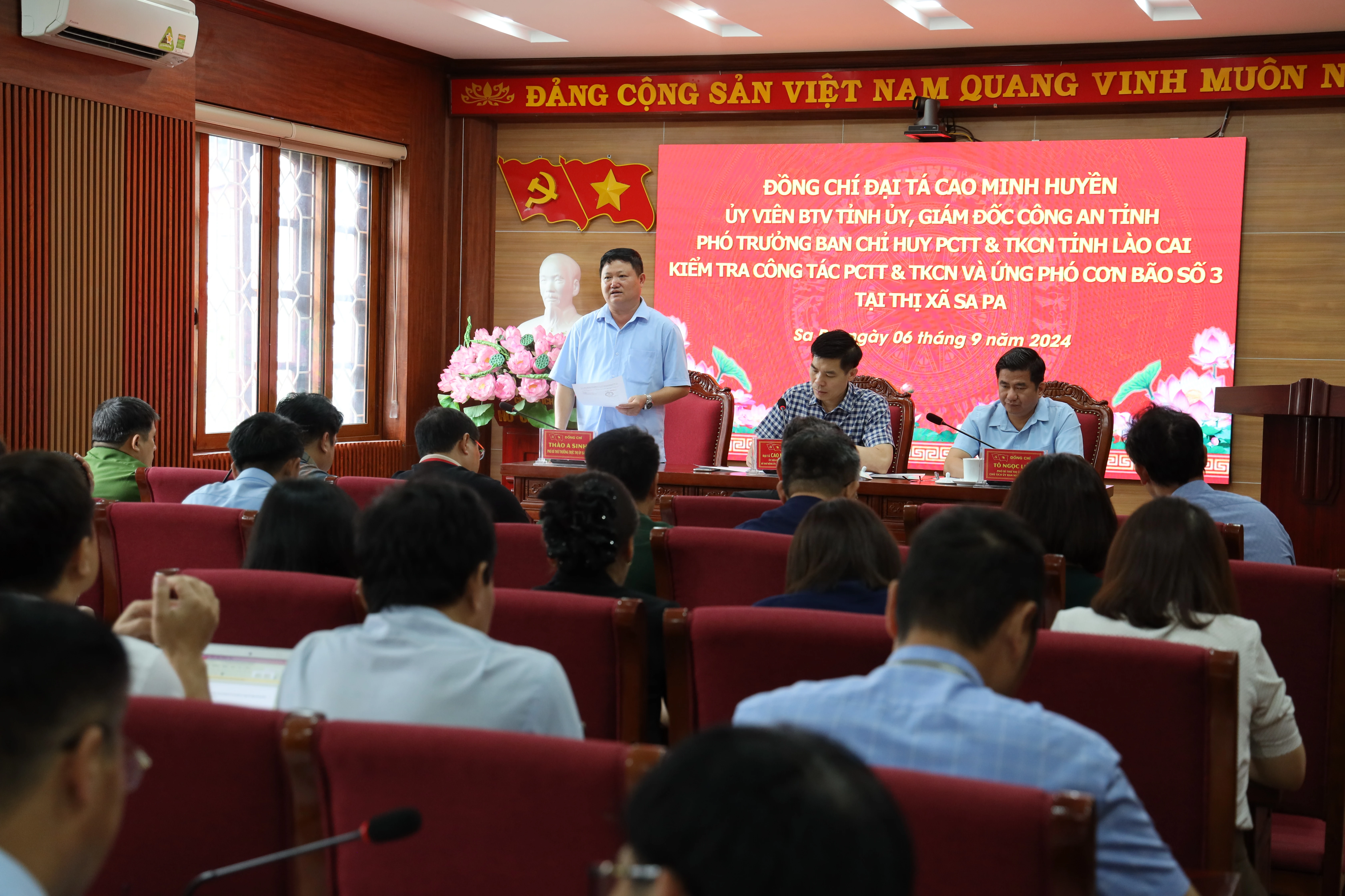 Đồng chí Thào A Sinh - Phó bí thư thường trực thị ủy phát biểu.JPG