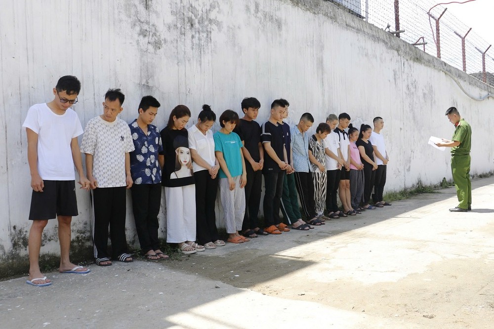 Các đối tượng trong chuyên án bị bắt giữ. (Nguồn: Công An Nghệ An) Các đối tượng trong chuyên án bị bắt giữ. (Nguồn: Công An Nghệ An)