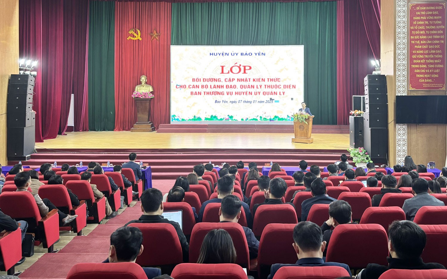 Quang cảnh lớp bồi dưỡng. by1.jpg