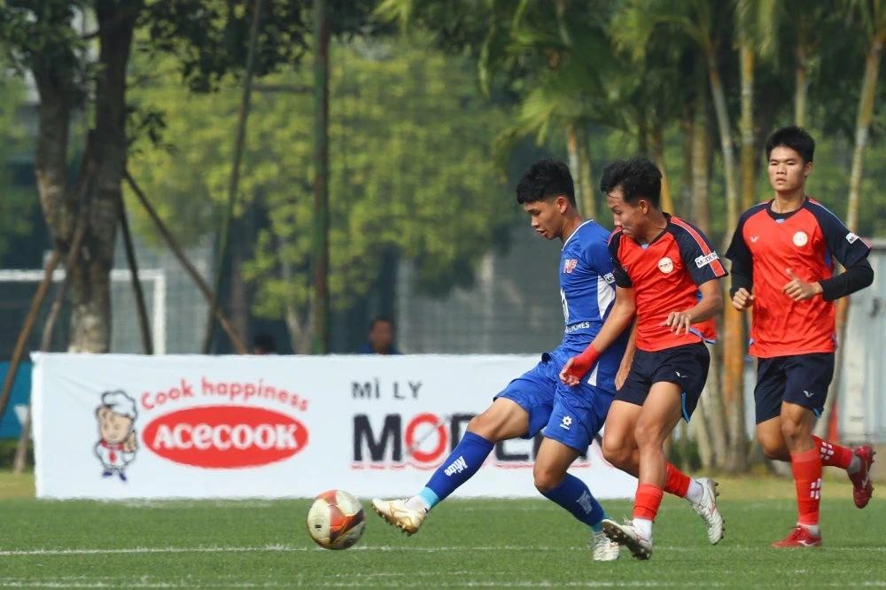 PVF giành chiến thắng ấn tượng 4-2 trước TP.HCM bằng màn rượt đuổi tỉ số hấp dẫn.