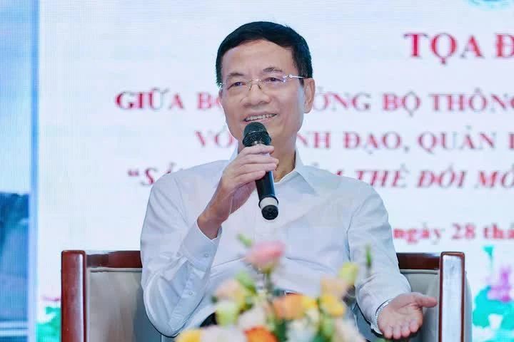 Bộ trưởng Nguyễn Mạnh Hùng cho rằng: Mỗi tổ chức phải phát triển lý luận của mình. Phải có lý luận thì một tổ chức mới đi xa, mới có thể to ra được mà không vỡ.