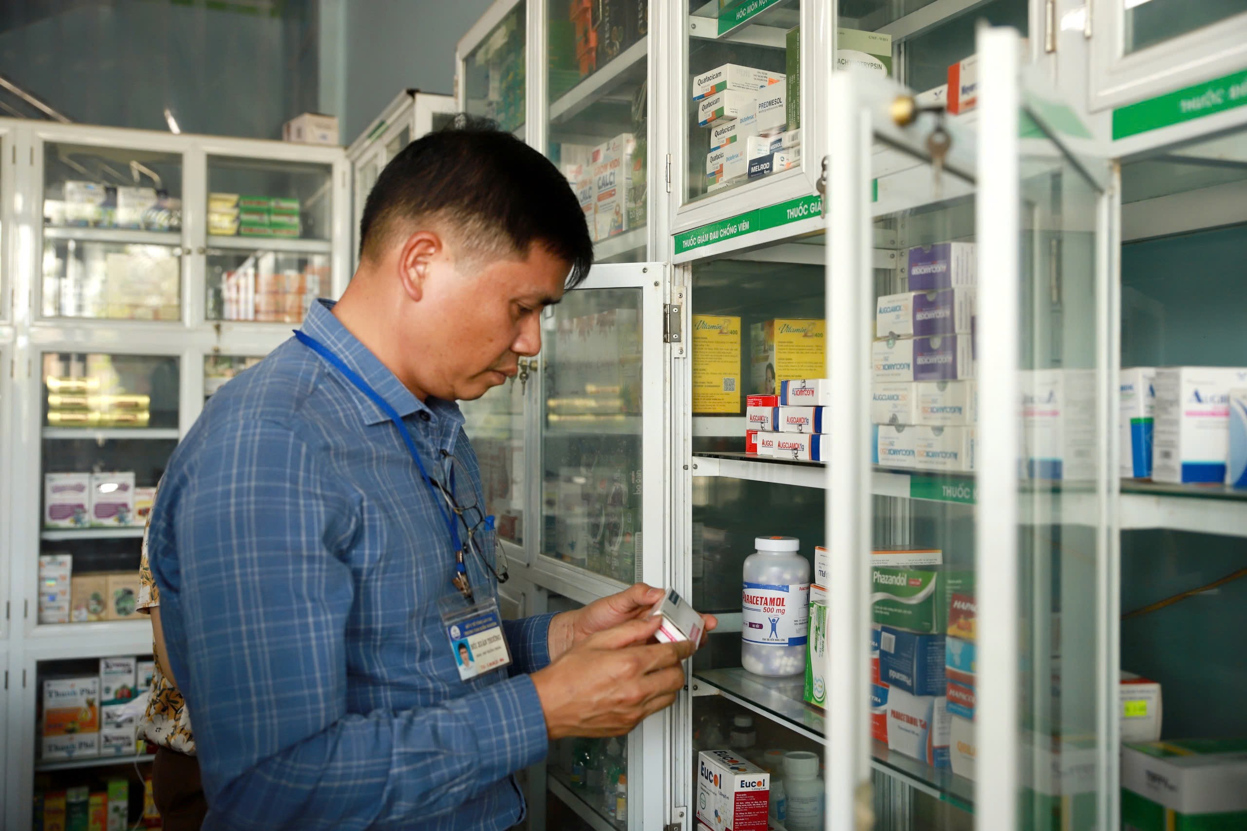 Kiểm tra một số quầy thuốc trên địa bàn thành phố. 1acd531d7aafc8f191be.jpg