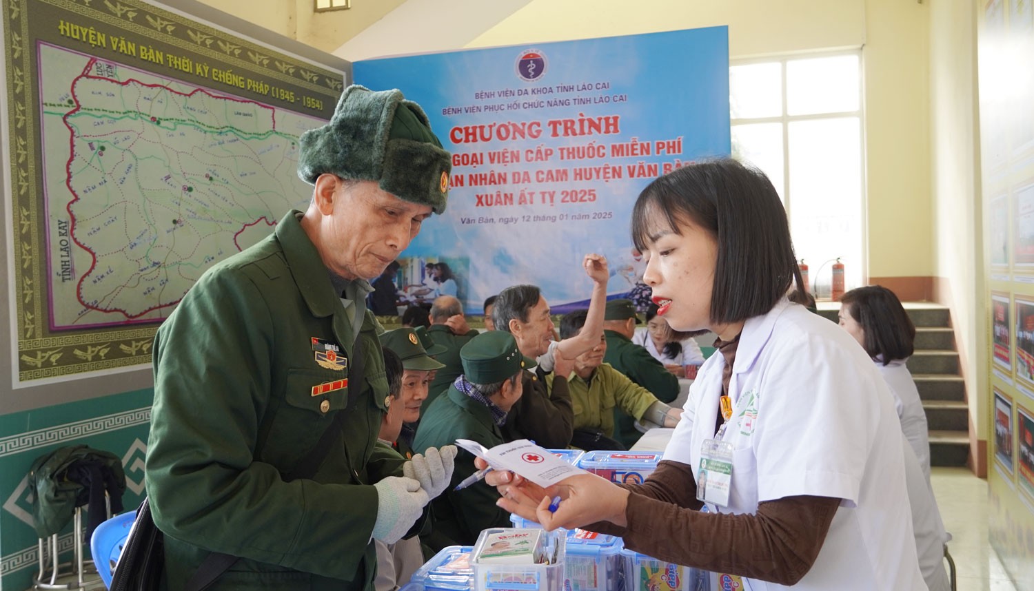 Khám và tư vấn sức khỏe cho các cựu chiến binh. vb2.jpg