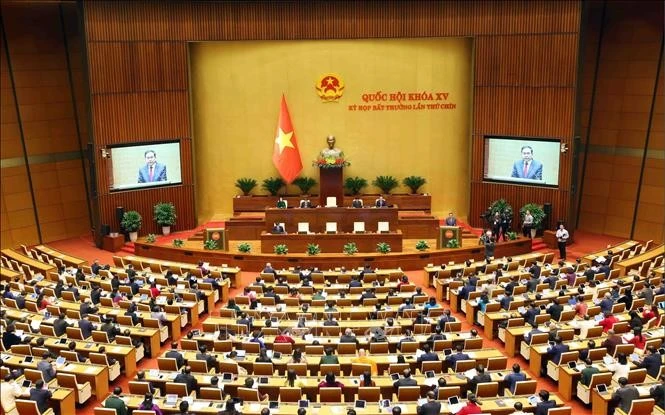 Quốc hội quyết định việc làm Hiến pháp, sửa đổi Hiến pháp khi có ít nhất hai phần ba tổng số đại biểu Quốc hội biểu quyết tán thành. Trong ảnh: Phiên khai mạc Kỳ họp bất thường lần thứ 9, Quốc hội khóa XV. Ảnh minh họa: Phạm Kiên/TTXVN