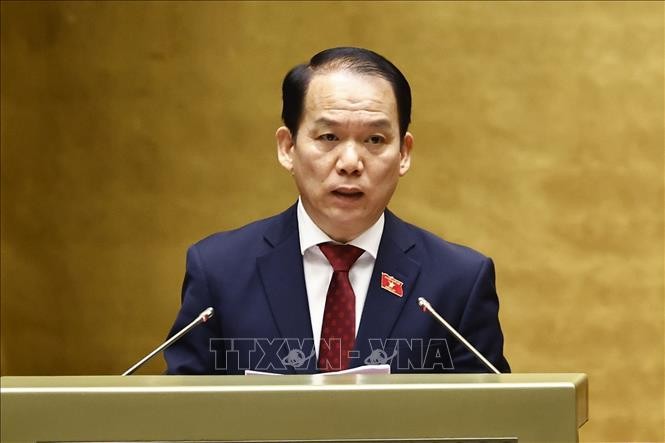 Chủ nhiệm Ủy ban Pháp luật và Tư pháp của Quốc hội Hoàng Thanh Tùng trình bày Báo cáo thẩm tra. Ảnh: Doãn Tấn/TTXVN Chủ nhiệm Ủy ban Pháp luật và Tư pháp của Quốc hội Hoàng Thanh Tùng trình bày Báo cáo thẩm tra. Ảnh: Doãn Tấn/TTXVN