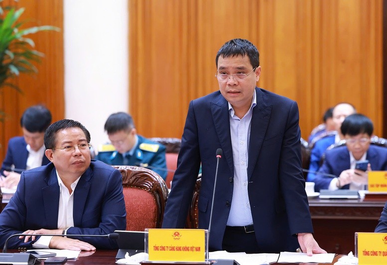 Chủ tịch Tổng công ty Cảng hàng không Việt Nam (ACV) Vũ Thế Phiệt báo cáo tình hình triển khai dự án Cảng hàng không quốc tế Long Thành - Ảnh: VGP/Nhật Bắc Chủ tịch Tổng công ty Cảng hàng không Việt Nam (ACV) Vũ Thế Phiệt báo cáo tình hình triển khai dự án Cảng hàng không quốc tế Long Thành - Ảnh: VGP/Nhật Bắc