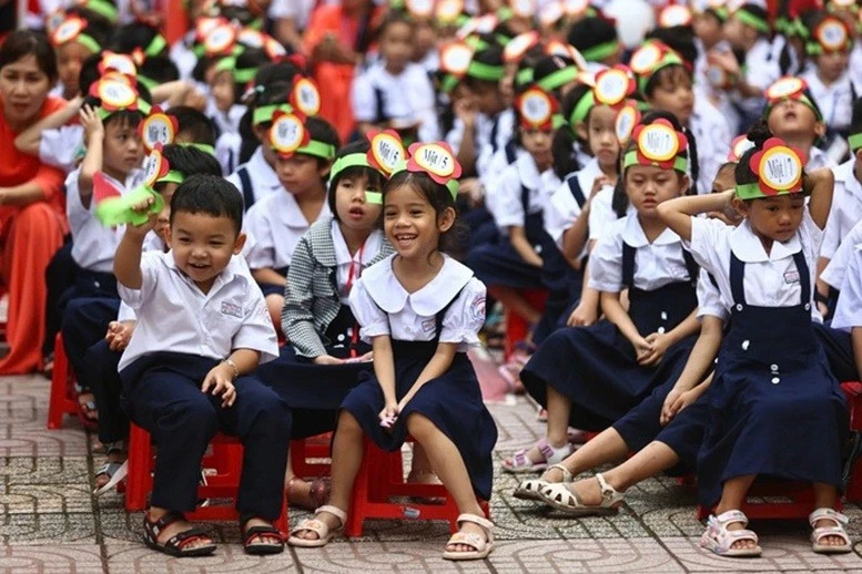 Miễn và hỗ trợ học phí là sự khẳng định rõ ràng rằng đầu tư cho giáo dục chính là đầu tư cho phát triển bền vững