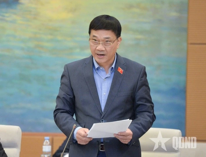 Chủ nhiệm Ủy ban Kinh tế của Quốc hội Vũ Hồng Thanh phát biểu tại phiên họp. Ảnh: PHẠM THẮNG