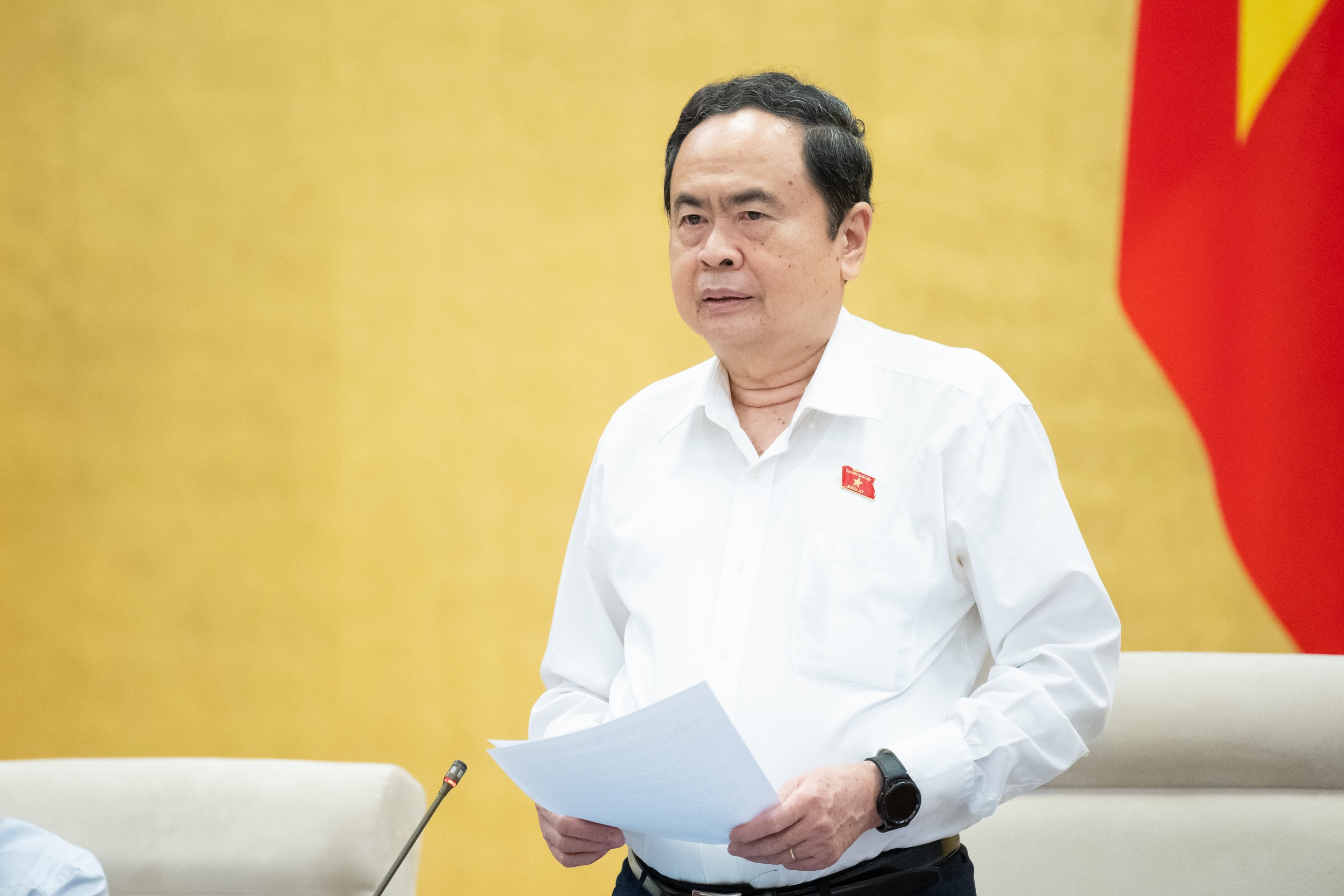 Chủ tịch Quốc hội Trần Thanh Mẫn phát biểu khai mạc phiên họp. Chủ tịch Quốc hội Trần Thanh Mẫn phát biểu khai mạc phiên họp.