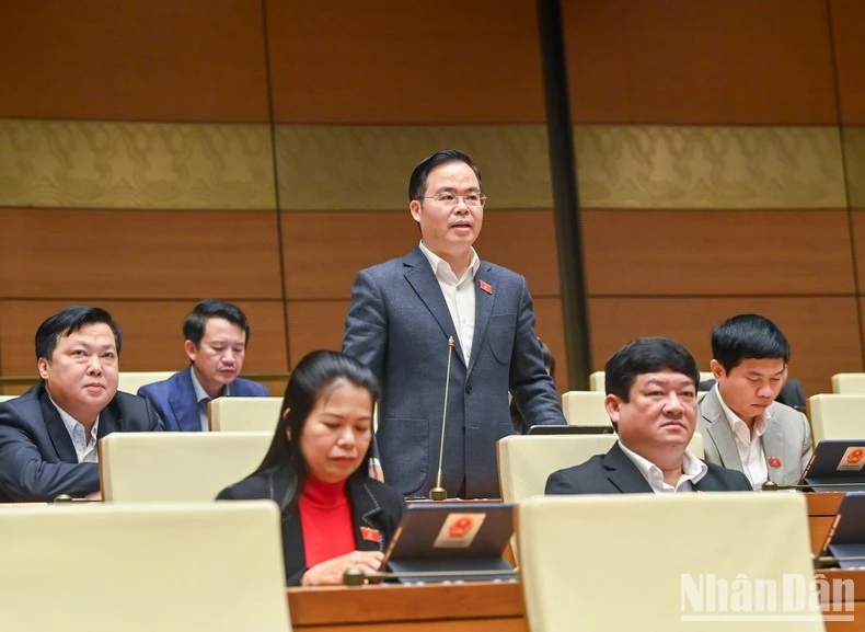 Đại biểu Trần Văn Khải (Hà Nam) phát biểu. (Ảnh: DUY LINH)