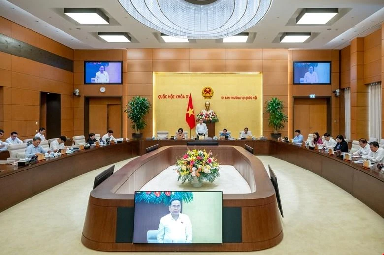 Quang cảnh phiên họp.