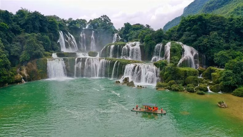 Thác Bản Giốc, xã Đàm Thủy, huyện Trùng Khánh, tỉnh Cao Bằng.