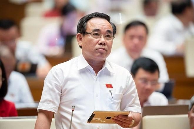 Đại biểu Lê Hữu Trí (đoàn Khánh Hòa). Đại biểu Lê Hữu Trí (đoàn Khánh Hòa).