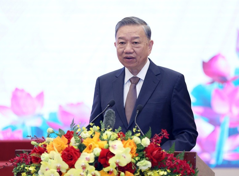 Tổng Bí thư Tô Lâm bày tỏ tri ân sâu sắc và nhiệt liệt chúc mừng, biểu dương những thành tựu đã đạt được trong hoạt động văn học nghệ thuật của đội ngũ văn nghệ sĩ gần 80 năm qua - Ảnh: VGP/Đức Tuân Tổng Bí thư Tô Lâm bày tỏ tri ân sâu sắc và nhiệt liệt chúc mừng, biểu dương những thành tựu đã đạt được trong hoạt động văn học nghệ thuật của đội ngũ văn nghệ sĩ gần 80 năm qua - Ảnh: VGP/Đức Tuân