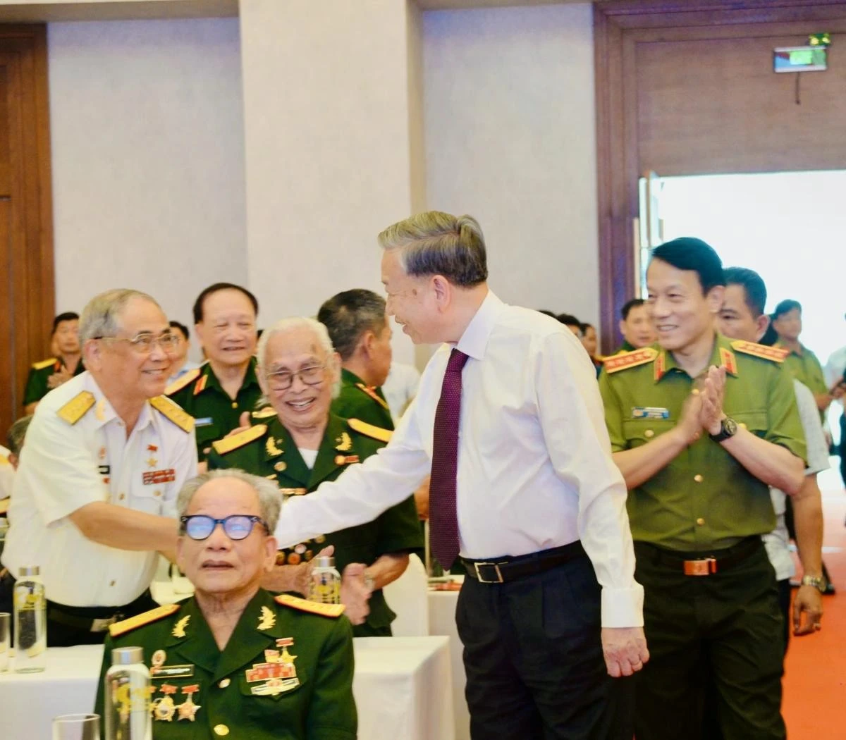 Tổng Bí thư Tô Lâm gặp mặt các đại biểu