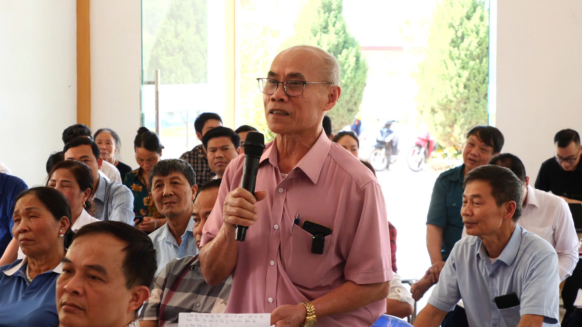 Cử tri huyện Bảo Thắng nêu kiến nghị. 8ab97f008cc63f9866d7.jpg