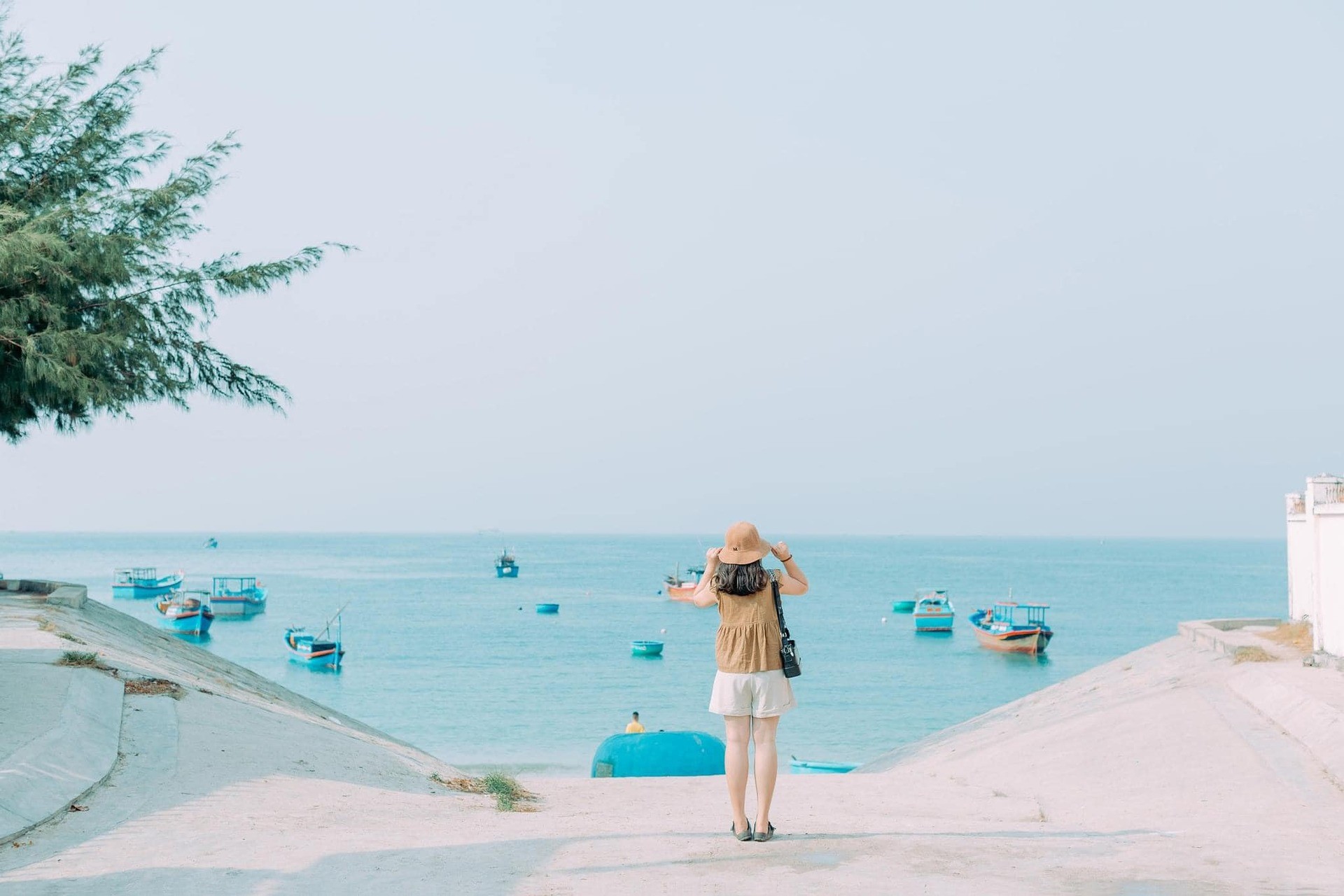 Làng chài Ninh Vân bình yên. Ảnh: Ngọc Lệ 20.jpg
