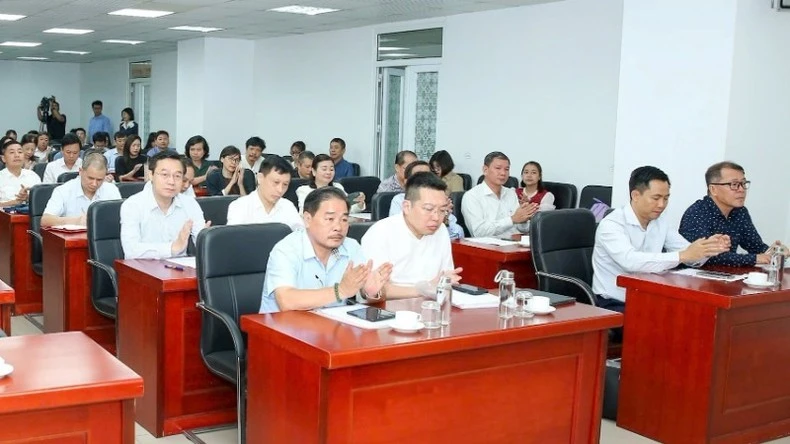 Các thành viên Hội đồng sơ khảo.