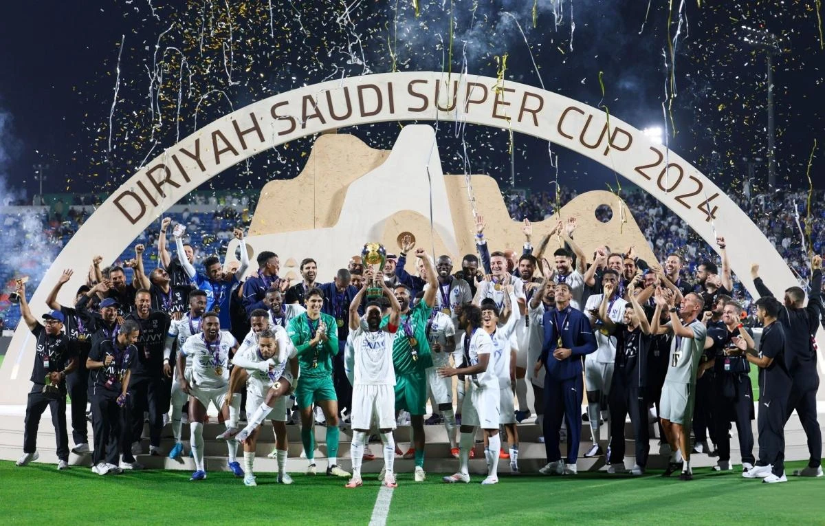 Nhưng Al Hlal mới là đội giành Siêu Cúp Saudi Arabia 2024. (Ảnh: Getty).