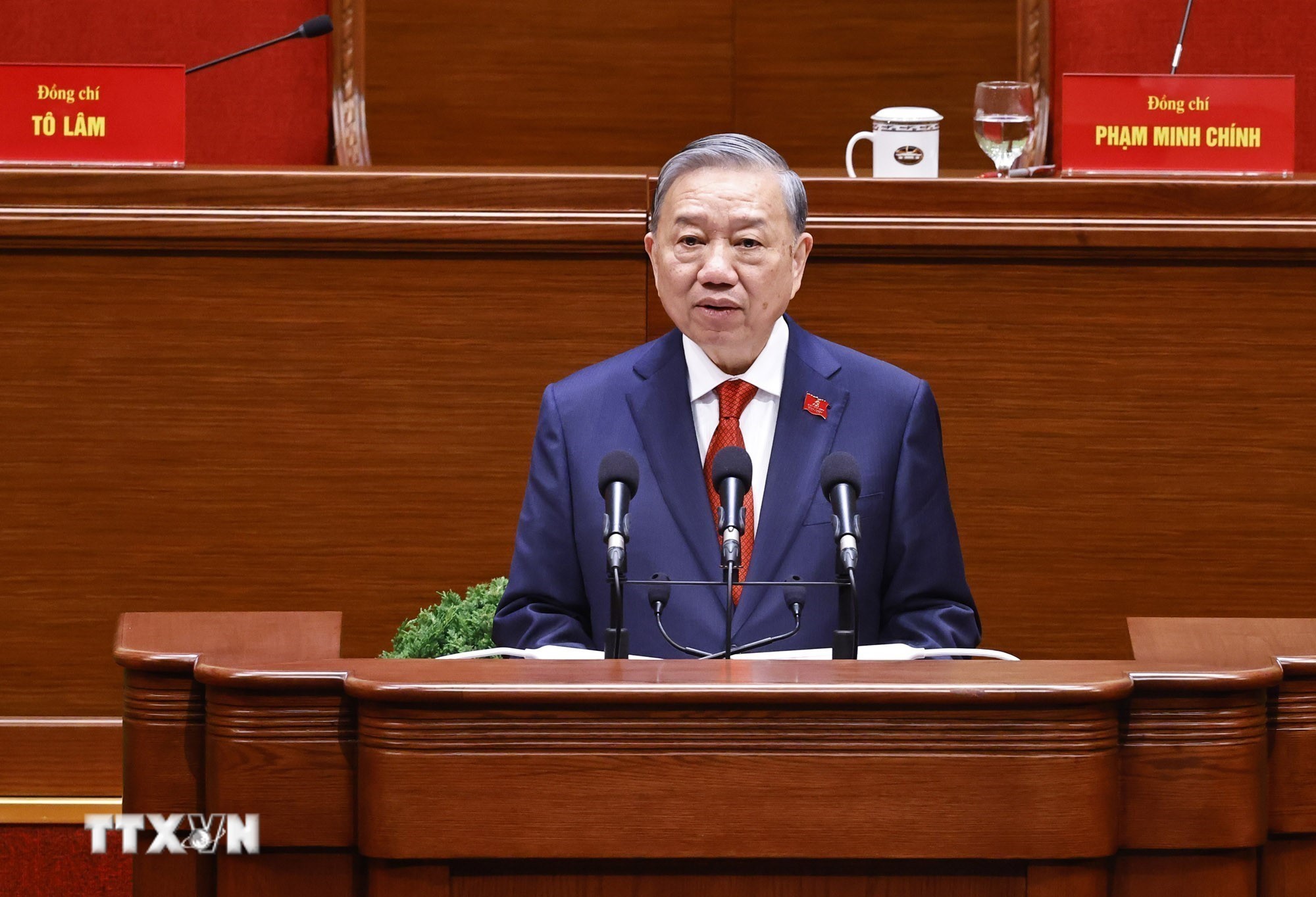 Tổng Bí thư Tô Lâm thay mặt Ban Chấp hành Trung ương Đảng khóa XIV phát biểu ý kiến. (Ảnh: TTXVN)