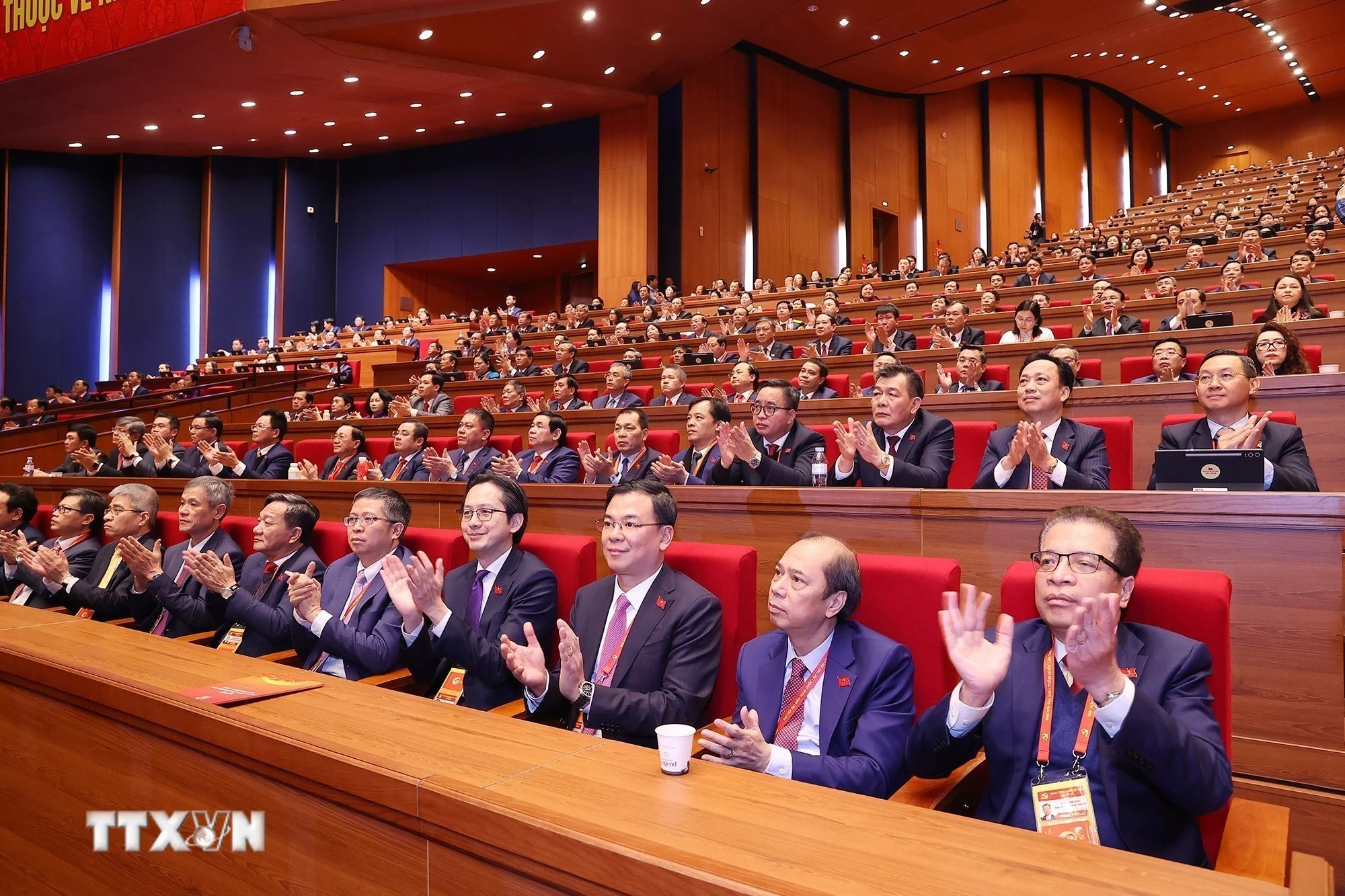 Các đại biểu dự phiên bế mạc Đại hội XIV của Đảng. (Ảnh: TTXVN)