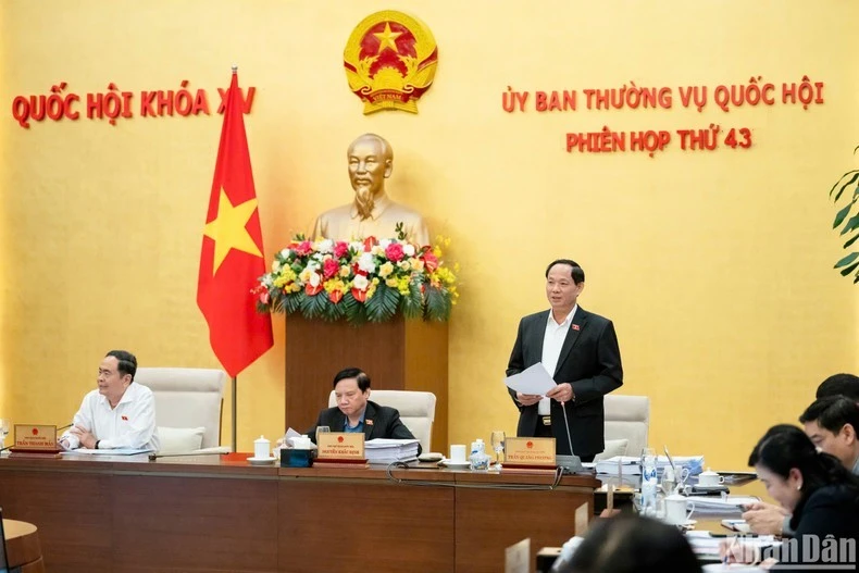 Phó Chủ tịch Quốc hội Trần Quang Phương điều hành nội dung phiên họp. (Ảnh: DUY LINH)