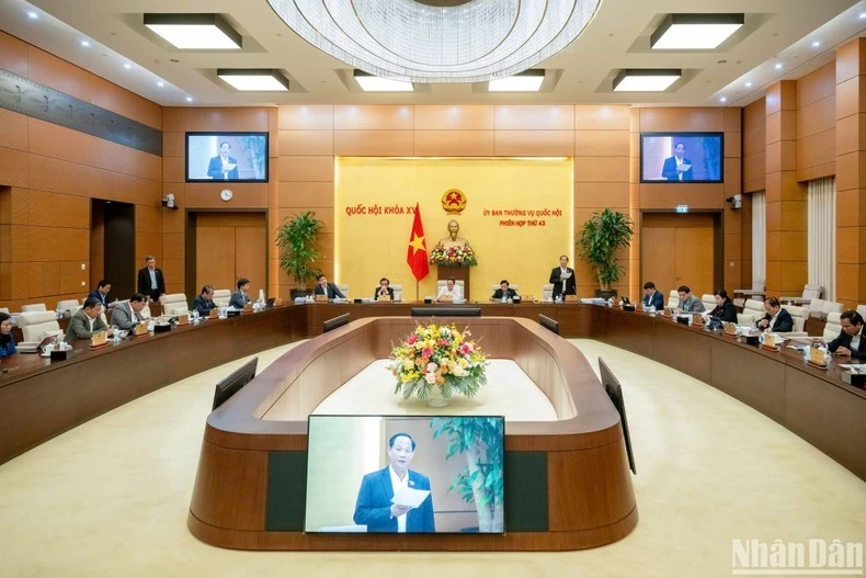 Quang cảnh phiên họp. (Ảnh: DUY LINH)