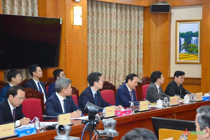 Các đại biểu tại buổi làm việc.